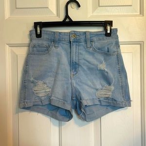Hollister curvy high rise shorts 3”